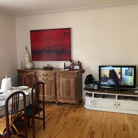 Maison Biscuit. Apartament A La Placa De La Vila 坎普罗东 外观 照片