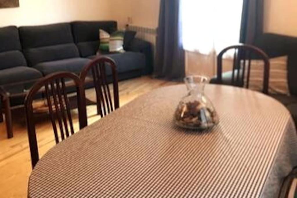 Maison Biscuit. Apartament A La Placa De La Vila 坎普罗东 外观 照片