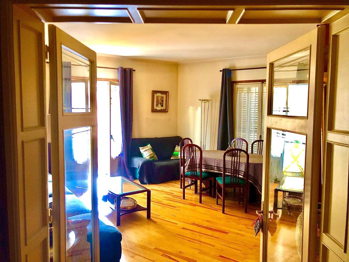 Maison Biscuit. Apartament A La Placa De La Vila 坎普罗东 外观 照片