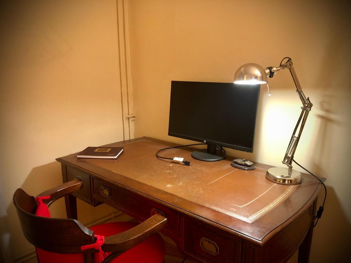 Maison Biscuit. Apartament A La Placa De La Vila 坎普罗东 外观 照片