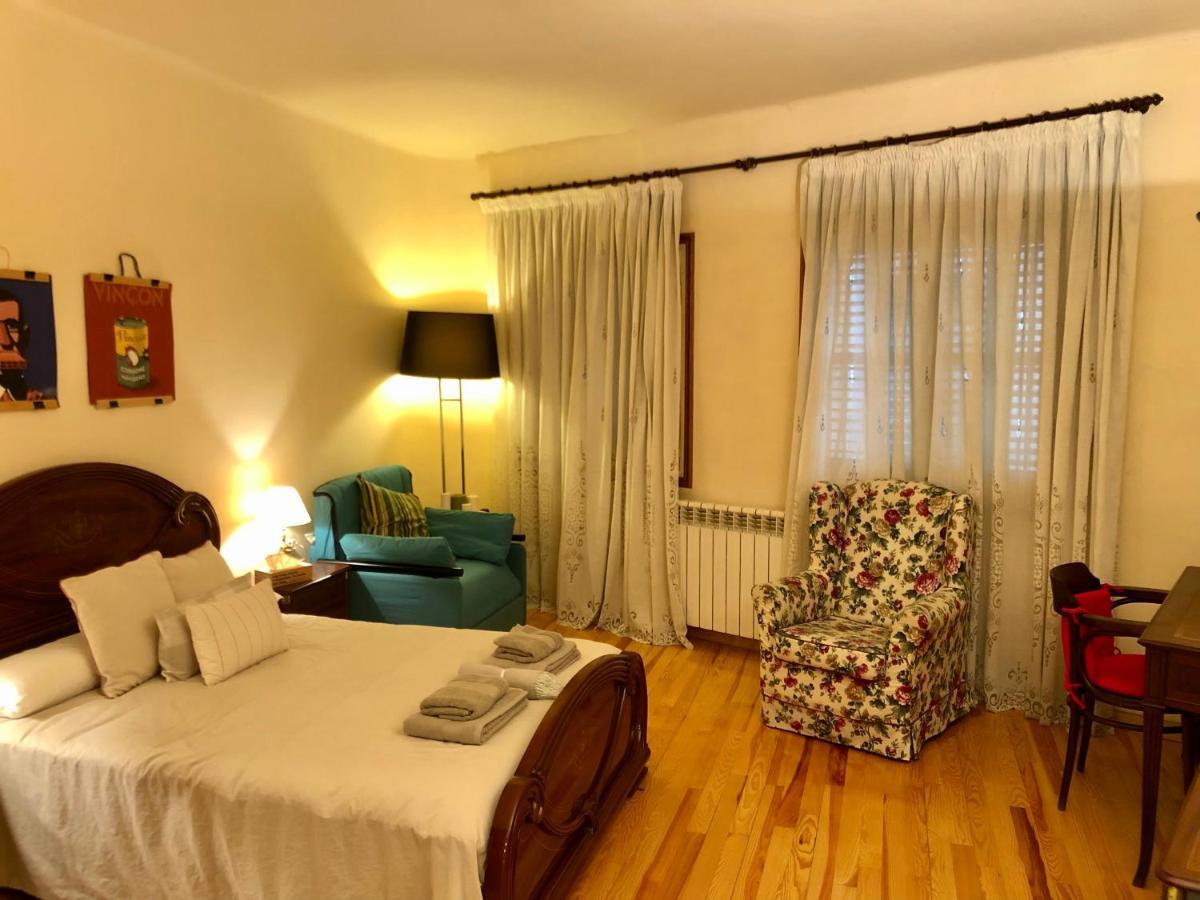Maison Biscuit. Apartament A La Placa De La Vila 坎普罗东 外观 照片
